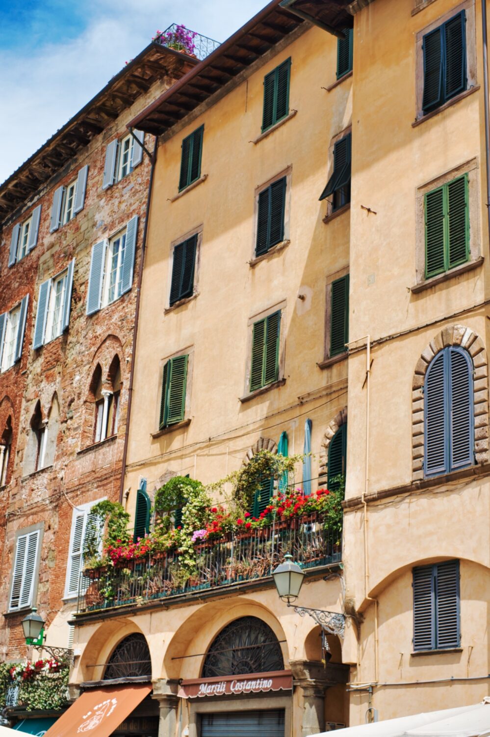 Lucca houses and apartments